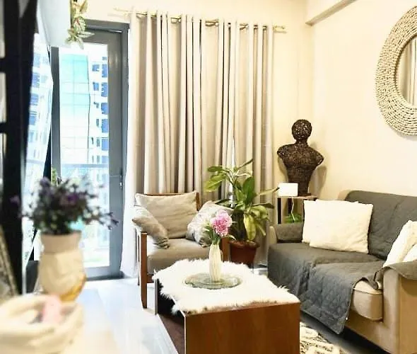 Modern And Cozy One Manchester Place In Mactan Newtown *