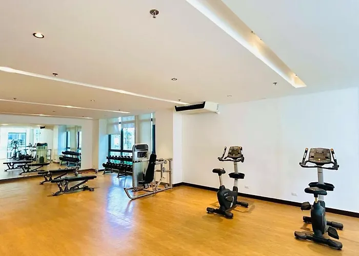 Modern And Cozy One Manchester Place In Mactan Newtown